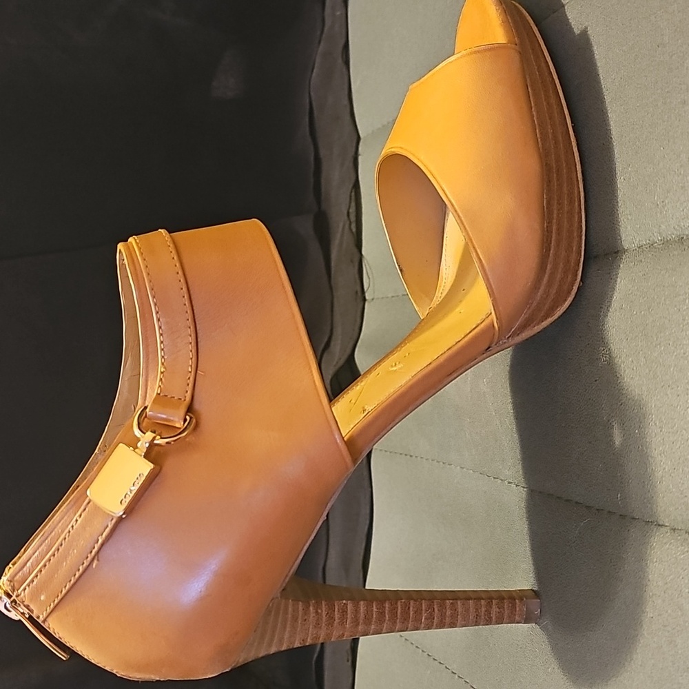 Coach Tan Leather, Zip Up Boot ankle Top, Peep Toe, Cone Heels size 9.5 B